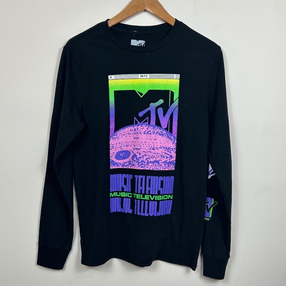 MTV Shirt	Black	MTV Logo Long Sleeves	Size	Small